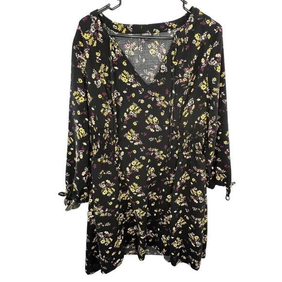 Torrid Black Knee Length Floral Dress - Picture 1 of 5